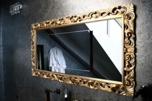 Зеркало в багете: стильное решение для ванной комнаты